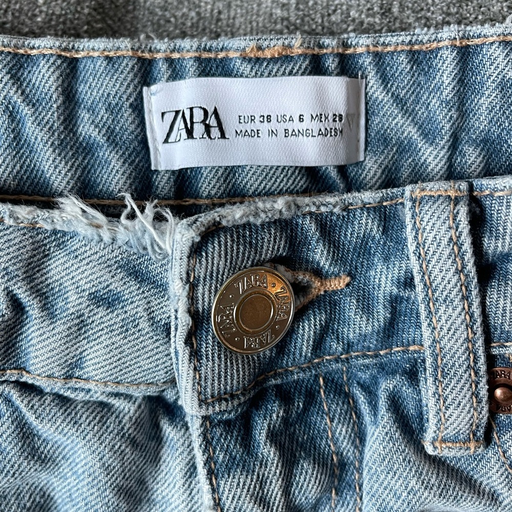 Zara mom jeans size 6 high waisted